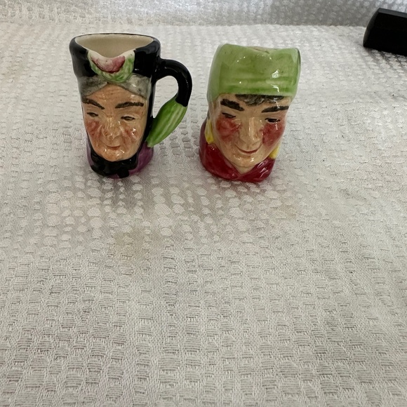 Set of 2 Artone, tiny porcelain, vintage 1940’s , Toby Jugs - Picture 1 of 9